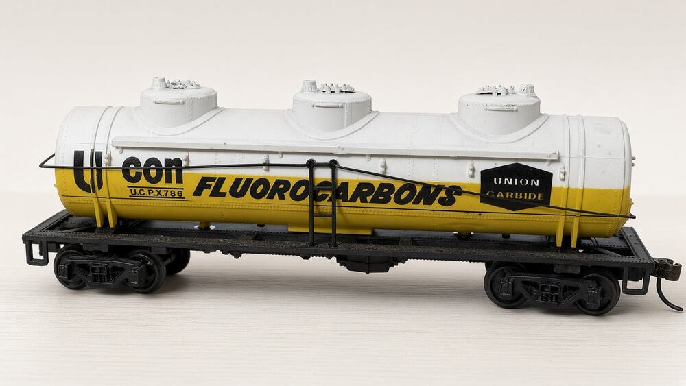 HO Scale Union Carbide Tank Car UCPX 786